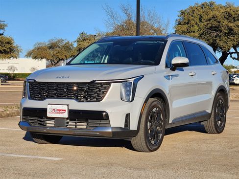Used 2025 Kia Sorento S w/ Panoramic Sunroof Package image 2