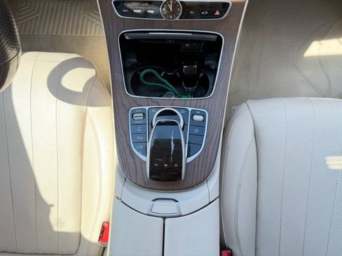 Used 2018 Mercedes-Benz E 400 4MATIC Sedan image 24