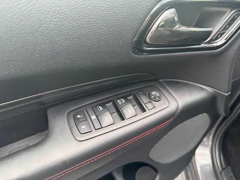 Used 2024 Dodge Durango GT RWD image 9