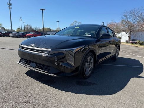 New 2026 Kia K4 LX image 3