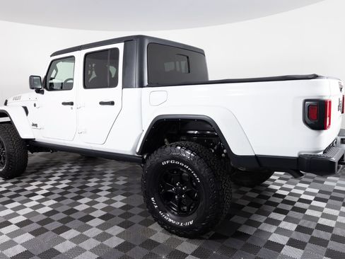 Used 2022 Jeep Gladiator Sport AWD/4WD image 4