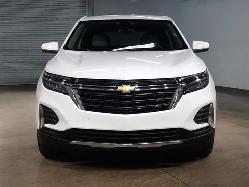 Used 2024 Chevrolet Equinox LT image 2