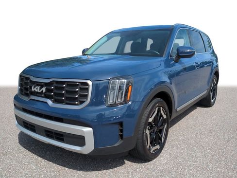 Used 2025 Kia Telluride S FWD image 1
