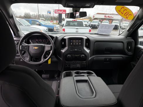 Used 2022 Chevrolet Silverado 2500 Custom w/ Custom Convenience Package AWD/4WD image 24