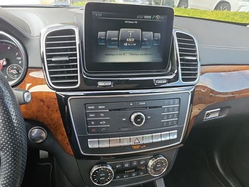 Used 2017 Mercedes-Benz GLS 450 4MATIC image 11
