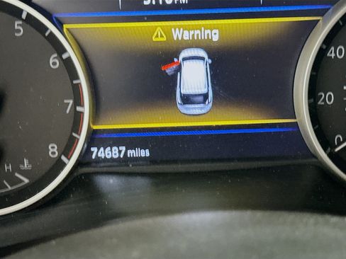 Used 2018 Nissan Murano SV FWD image 18