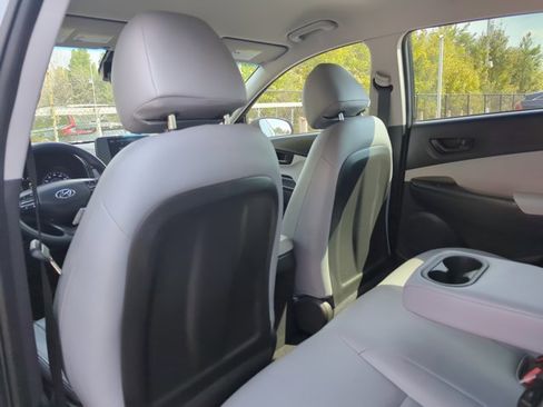 Used 2022 Hyundai Kona SE image 19