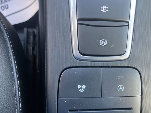 Used 2021 Ford Escape SEL image 12