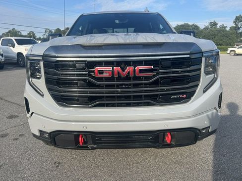 Used 2024 GMC Sierra 1500 AT4 w/ Technology Package AWD/4WD image 7