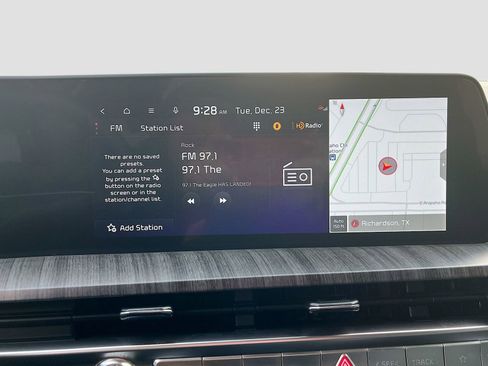 Used 2025 Kia Telluride EX w/ EX Captain's Chair Package image 15