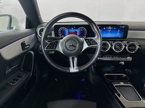 Used 2025 Mercedes-Benz CLA 250 4MATIC image 21