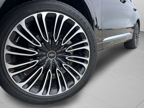 Certified 2024 Lincoln Aviator Black Label w/ Class IV Trailer Tow Package AWD/4WD image 34