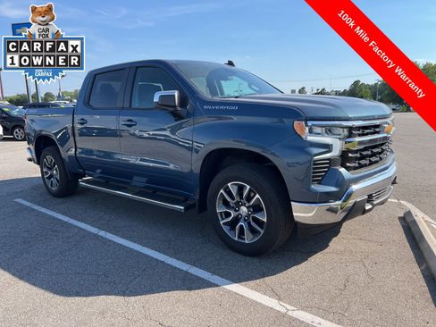 Used 2024 Chevrolet Silverado 1500 LT AWD/4WD image 7