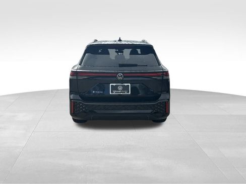 New 2026 Volkswagen Tiguan SE R-Line FWD image 4