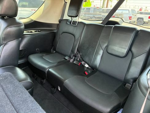 Used 2019 INFINITI QX80 Luxe w/ All-Season Package AWD/4WD image 21