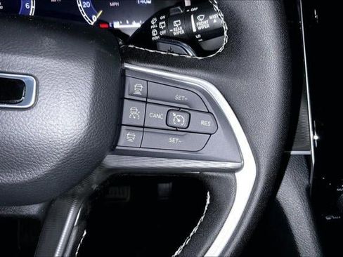 New 2025 Jeep Grand Cherokee Altitude image 43