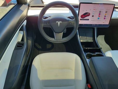 Used 2020 Tesla Model 3 Performance image 13