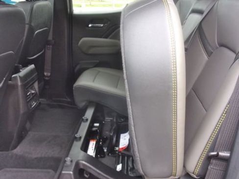 Used 2024 Chevrolet Colorado ZR2 w/ ZR2 Convenience Package III AWD/4WD image 30