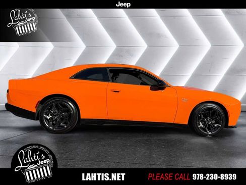 Used 2025 Dodge Charger R/T w/ Quick Order Package 25M R/T image 6