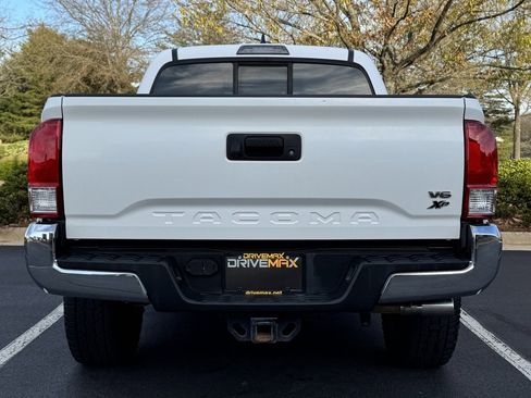 Used 2016 Toyota Tacoma SR5 image 8