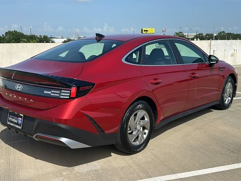 Used 2026 Hyundai Sonata SE FWD image 12