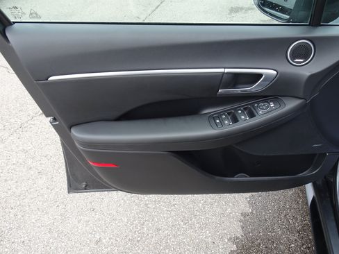 Used 2023 Hyundai Sonata SEL FWD image 12