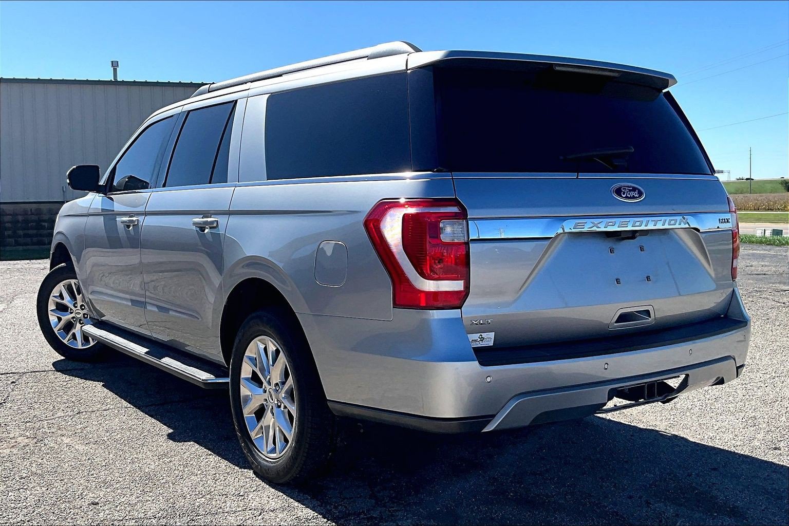 Used 2020 Ford Expedition Max XLT w/ Equipment Group 202A RWD image 6