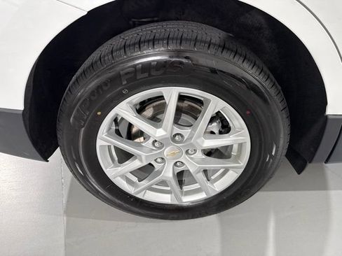 Used 2024 Chevrolet Equinox LT AWD/4WD image 13