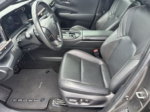Used 2023 Toyota Crown AWD/4WD image 10