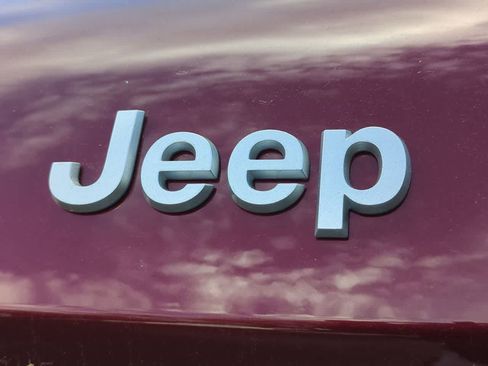 New 2025 Jeep Grand Cherokee Laredo w/ Luxury Tech Group I RWD image 12