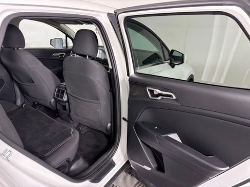 Used 2023 Kia Sportage LX image 30