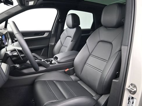 Used 2026 Porsche Cayenne S AWD/4WD image 5