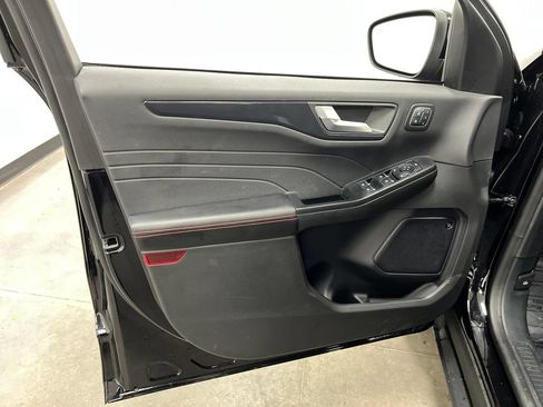 Used 2024 Ford Escape ST-Line Elite w/ Premium Technology Package AWD/4WD image 12
