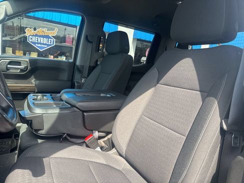 Certified 2022 Chevrolet Silverado 1500 RST w/ LPO, Blackout Package AWD/4WD image 32