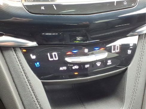 Used 2023 Cadillac XT6 Premium Luxury w/ Platinum Package AWD/4WD image 12