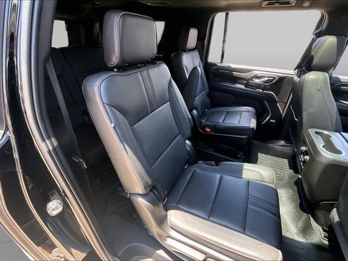Used 2021 Chevrolet Suburban RST w/ Luxury Package AWD/4WD image 20