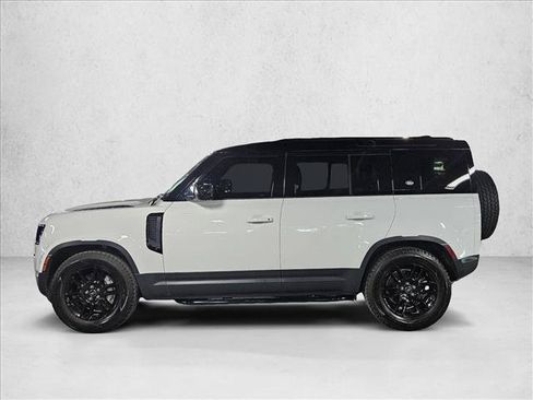 Used 2022 Land Rover Defender 110 SE AWD/4WD image 8
