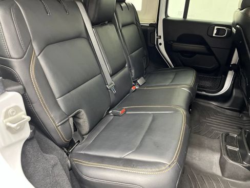 Used 2024 Jeep Wrangler Unlimited Sahara AWD/4WD image 21