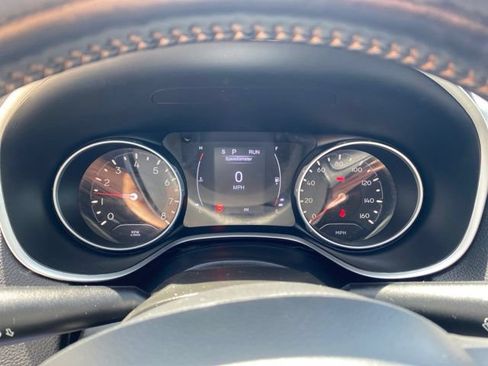 Used 2020 Jeep Compass Latitude w/ Cold Weather Group AWD/4WD image 13