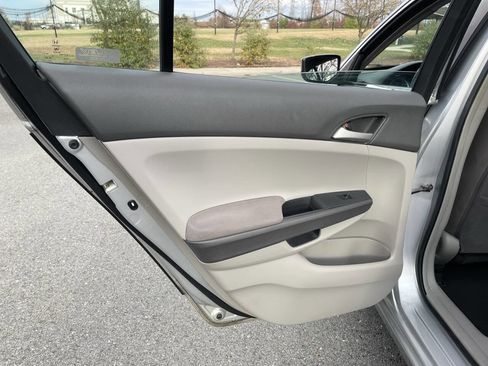 Used 2009 Honda Accord LX image 27