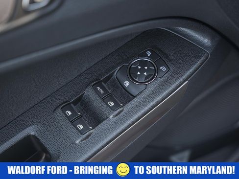 Used 2020 Ford EcoSport SE w/ SE Convenience Package image 39