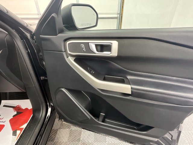 Used 2020 Ford Explorer XLT w/ Comfort Package AWD/4WD image 17