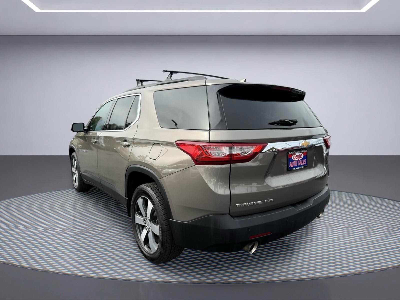 Used 2020 Chevrolet Traverse LT w/ LT Premium Package AWD/4WD image 4
