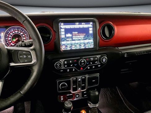 Used 2018 Jeep Wrangler Unlimited Rubicon AWD/4WD image 9