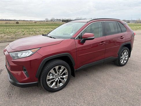 Used 2019 Toyota RAV4 XLE Premium w/ Cold Weather Package AWD/4WD image 2