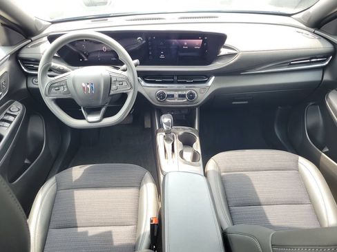 Used 2025 Buick Envista Preferred FWD image 12