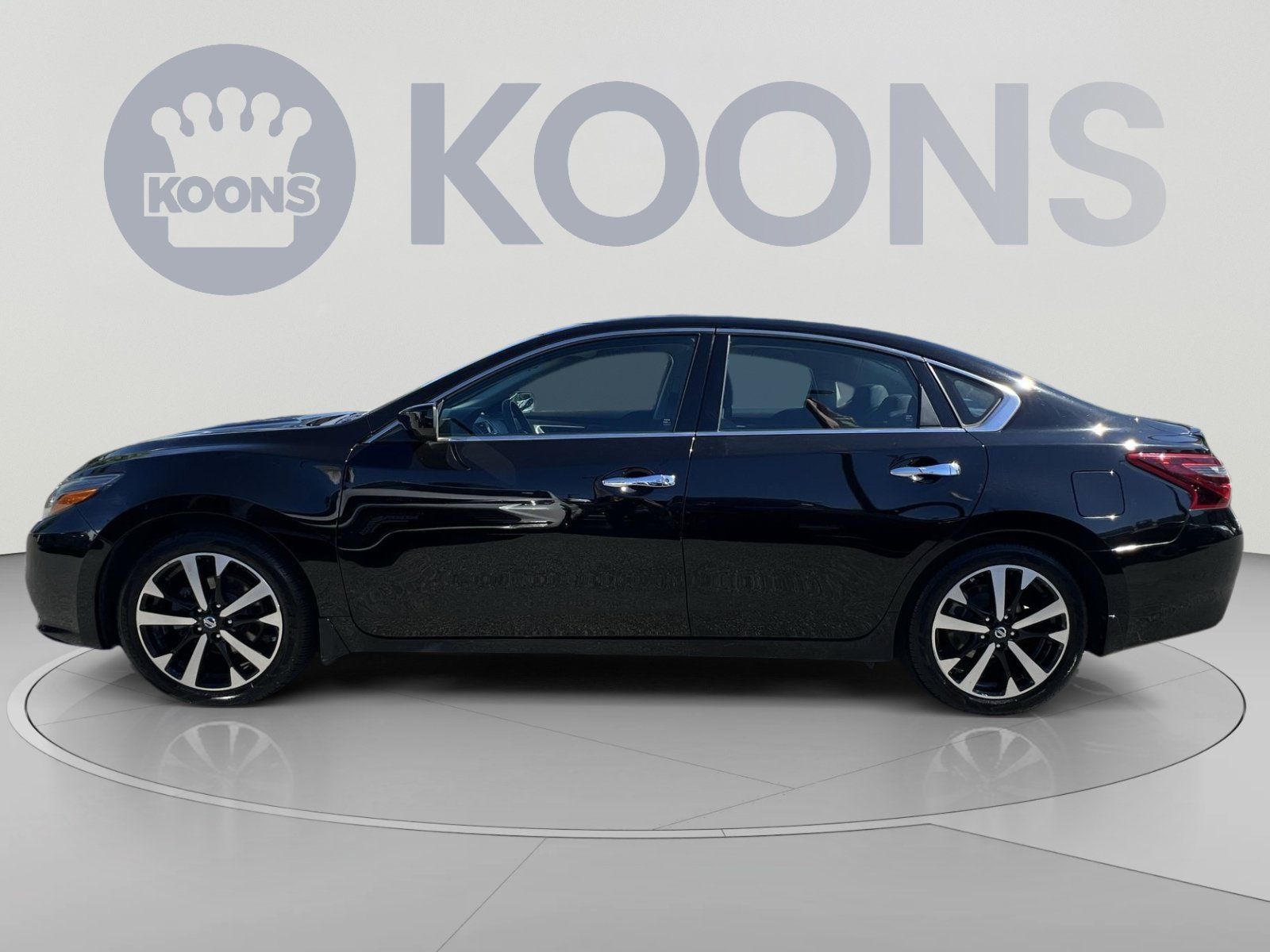 Used 2018 Nissan Altima 2.5 SR FWD image 2
