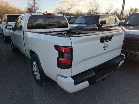 Used 2024 Nissan Frontier SV w/ SV Convenience Package image 4