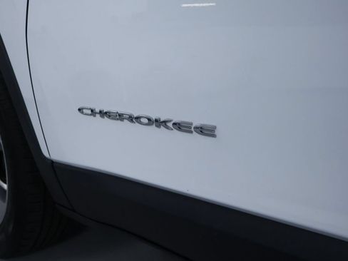 Used 2021 Jeep Cherokee Limited w/ Elite Package AWD/4WD image 10