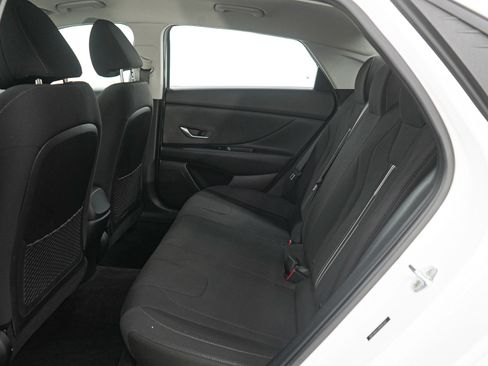 Used 2022 Hyundai Elantra SEL image 14